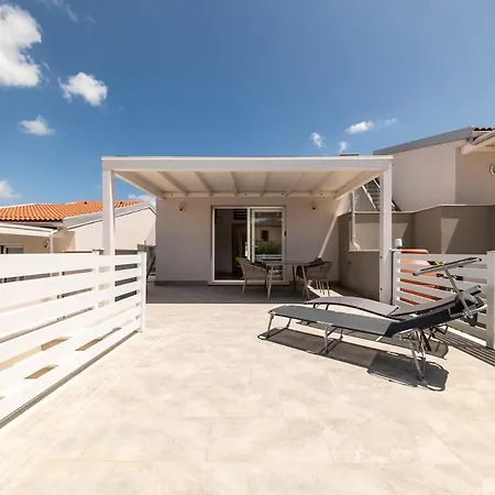 Villa Terraced With Sea View, Parking, Wi-fi, And Ac 2 San Pasquale