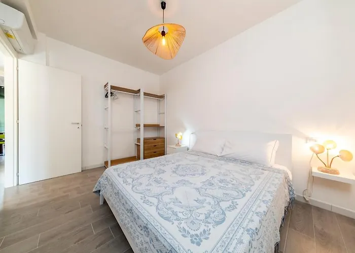 Villa Terraced With Sea View, Parking, Wi-fi, And Ac 2