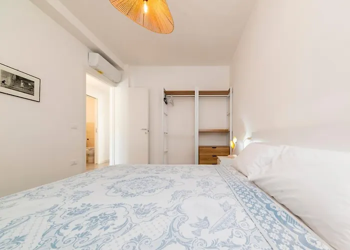 Terraced With Sea View, Parking, Wi-fi, And Ac 2 San Pasquale